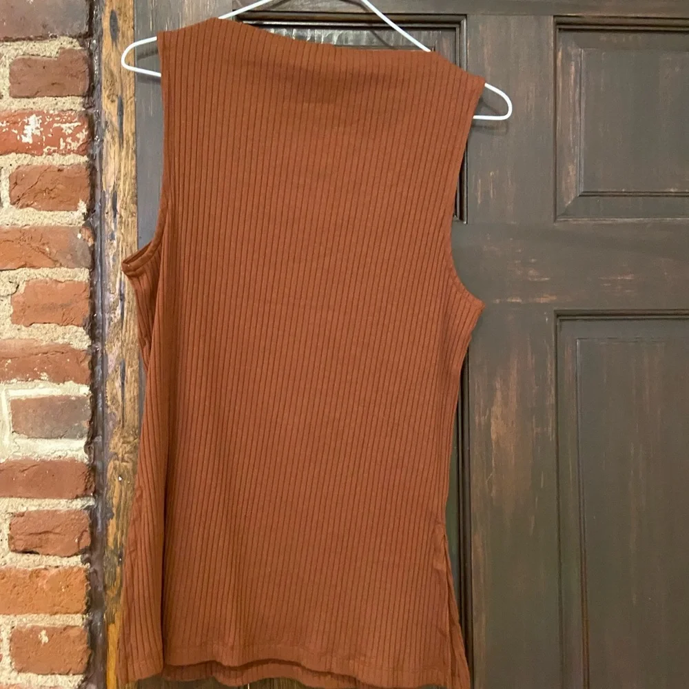 Old Navy Rust Ribbed Tank Top - Picture 2 of 3
